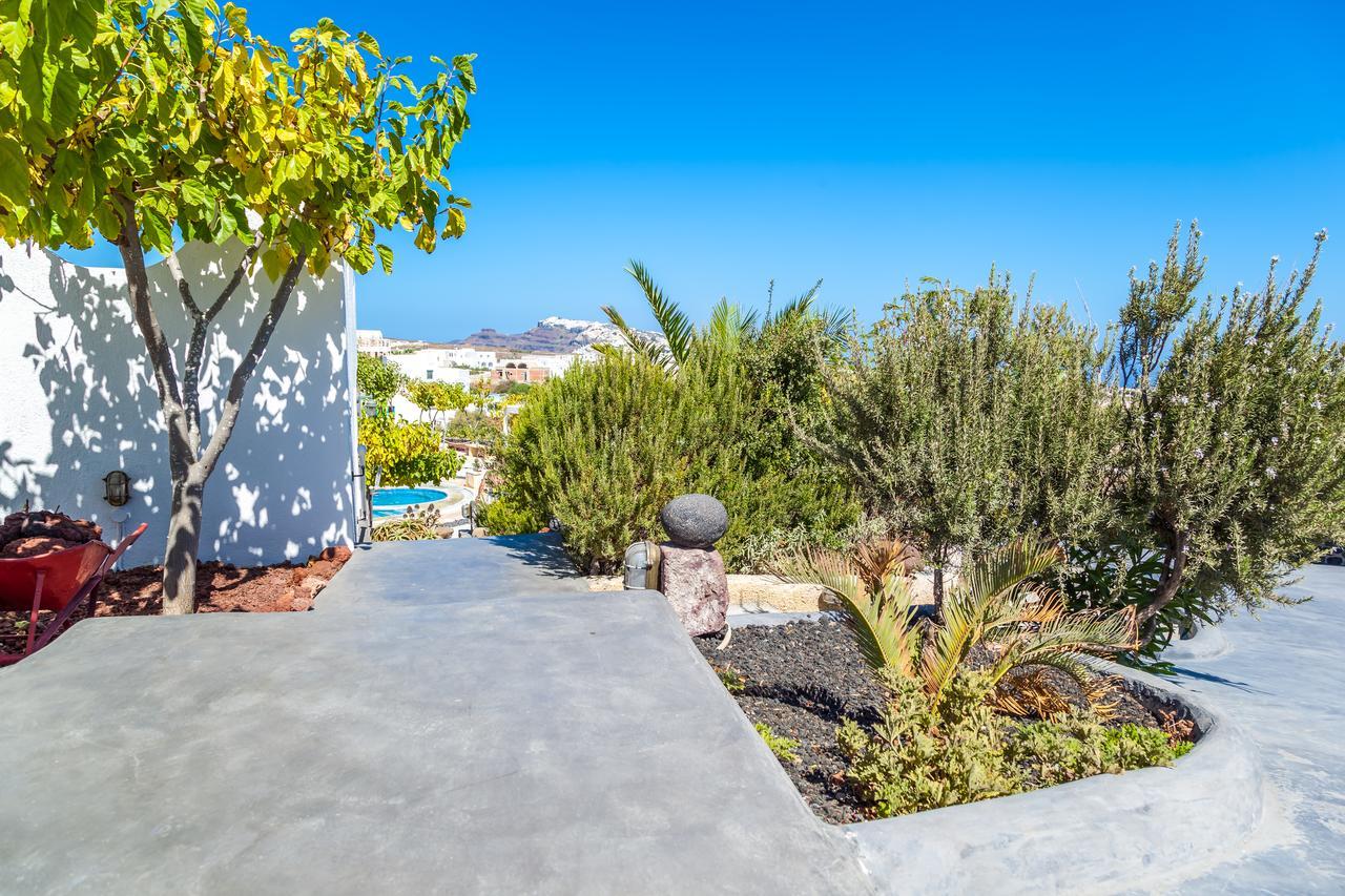 Santorini Mesotopos Firá Buitenkant foto